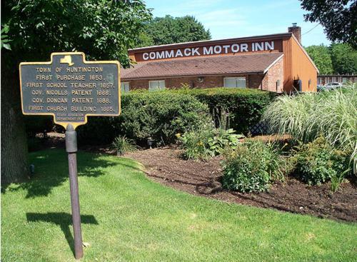 Commack Inn Exterior photo